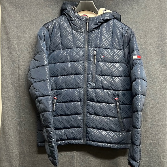 NWT - Tommy Hilfiger Men's Midweight Sherpa Lined Hooded Puffer Jacket - Size S - Picture 5 of 14